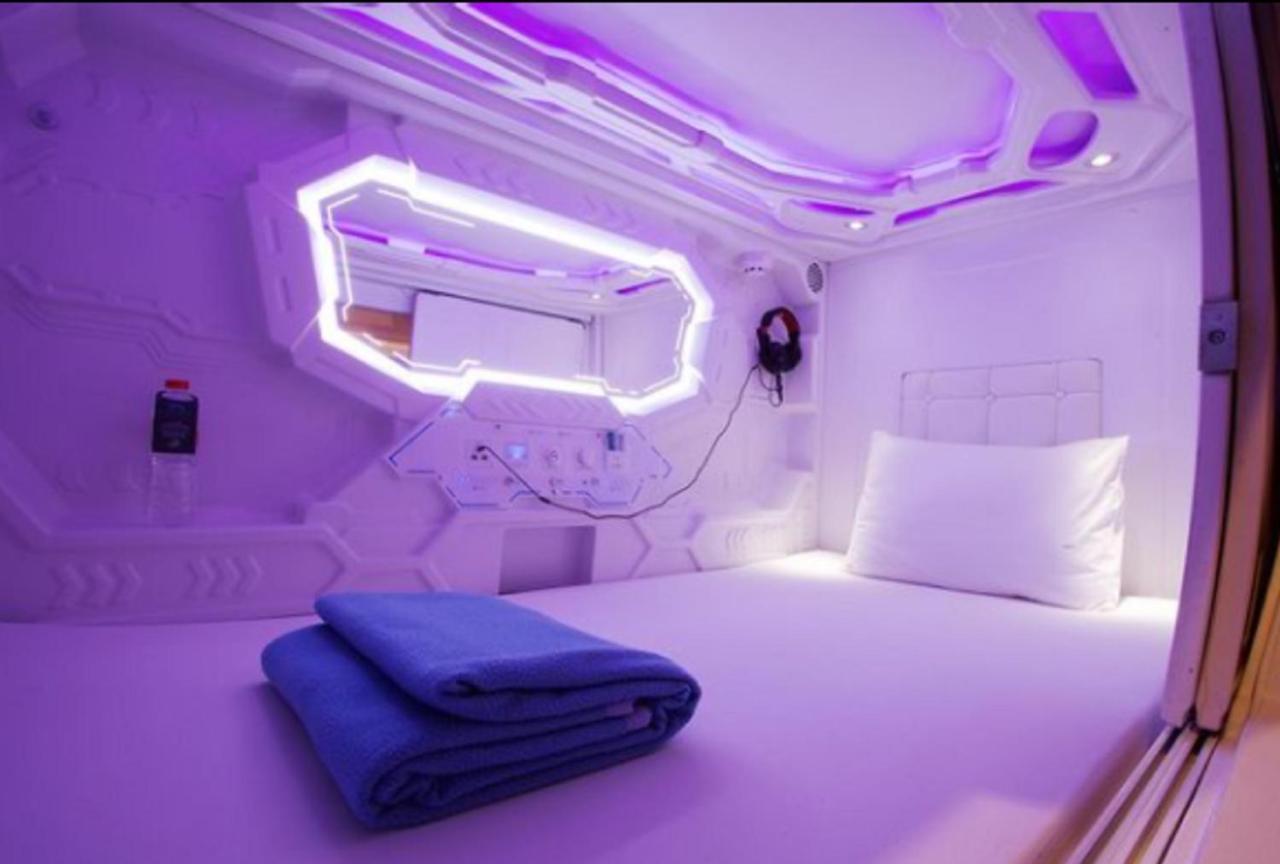 Super Oyo 91328 Fiducia Capsule Hotel جاكرتا المظهر الخارجي الصورة