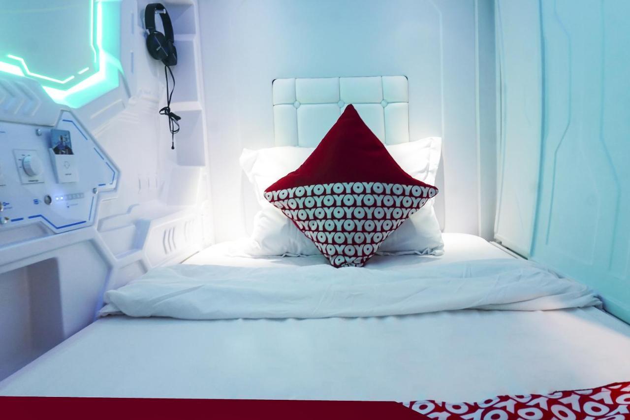 Super Oyo 91328 Fiducia Capsule Hotel جاكرتا المظهر الخارجي الصورة