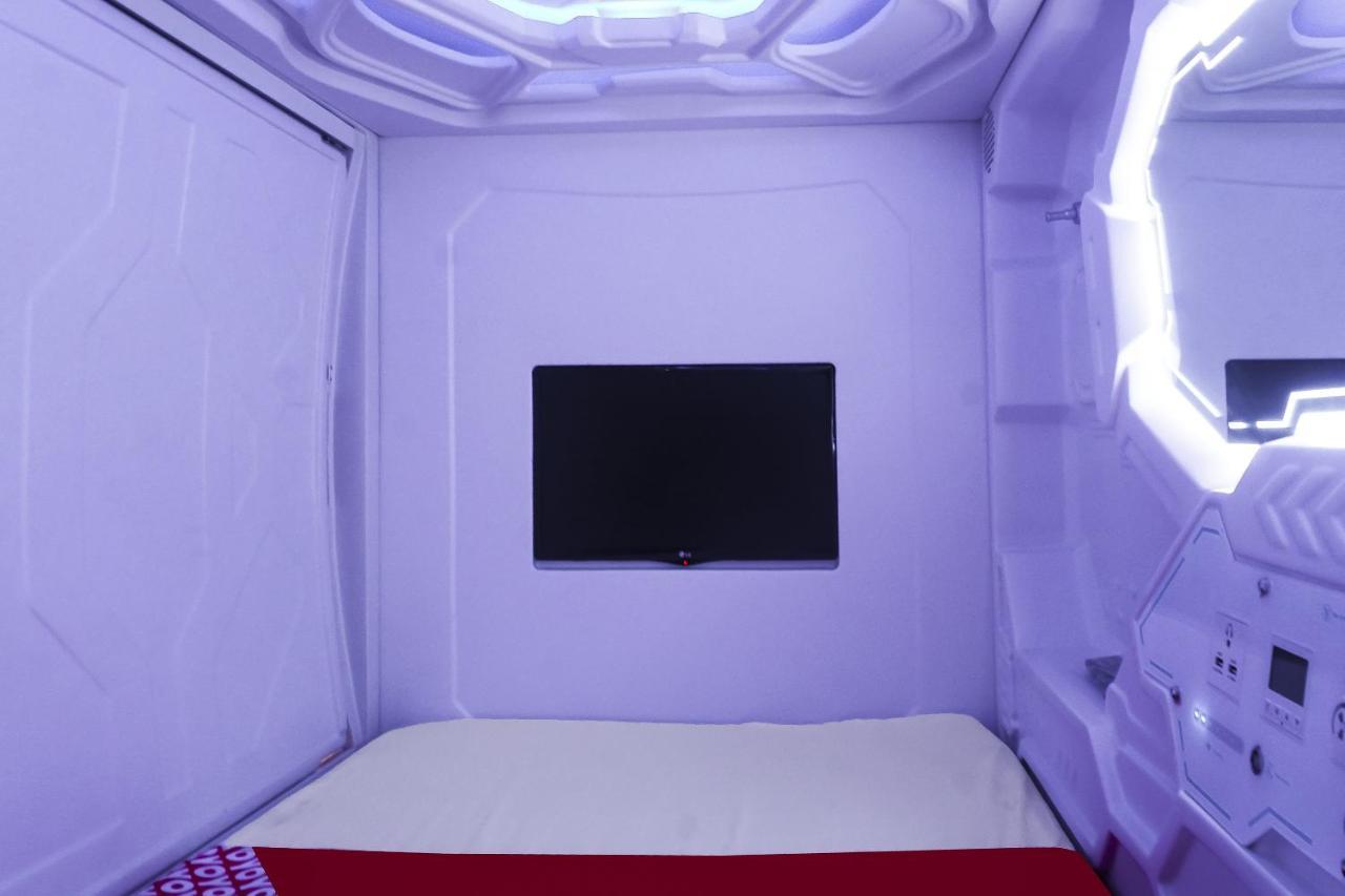 Super Oyo 91328 Fiducia Capsule Hotel جاكرتا المظهر الخارجي الصورة