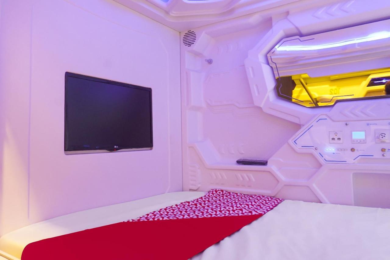 Super Oyo 91328 Fiducia Capsule Hotel جاكرتا المظهر الخارجي الصورة