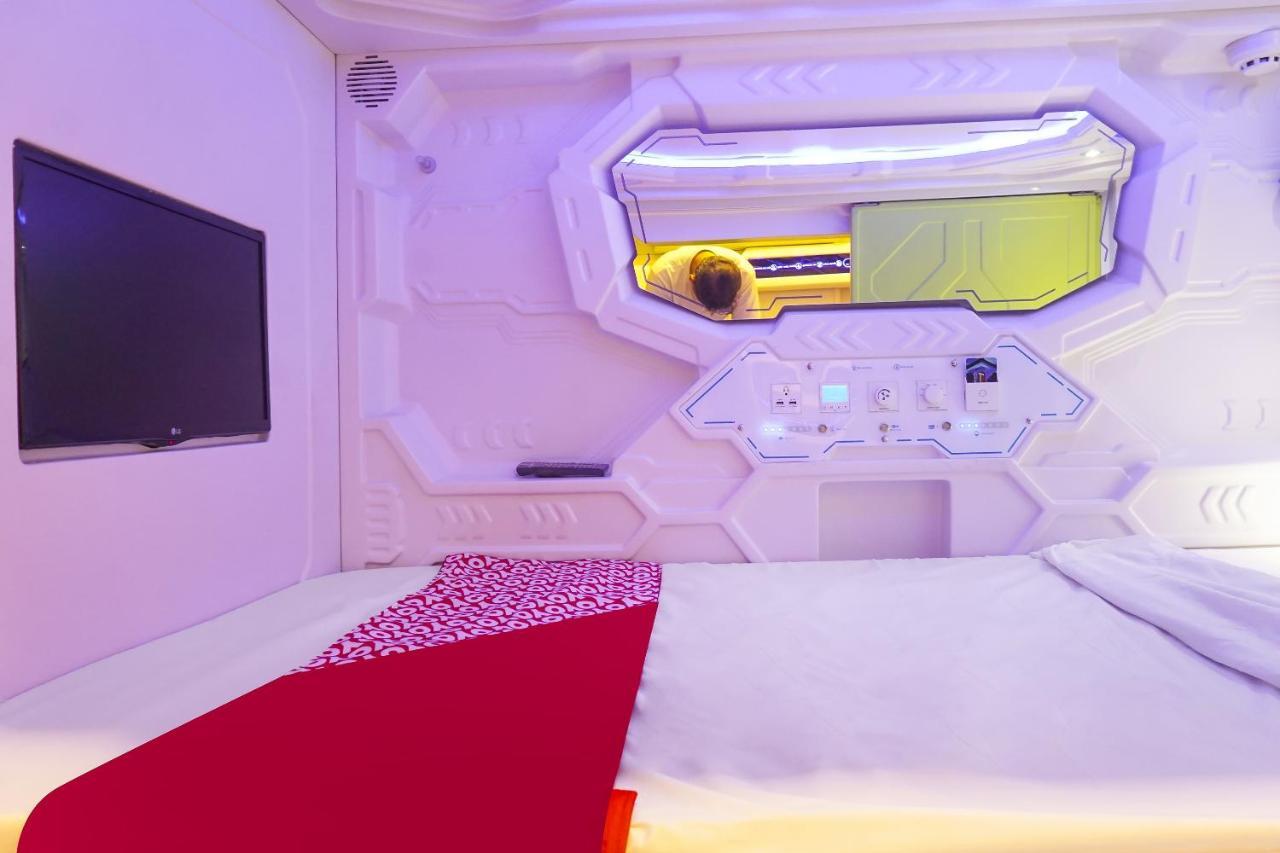 Super Oyo 91328 Fiducia Capsule Hotel جاكرتا المظهر الخارجي الصورة