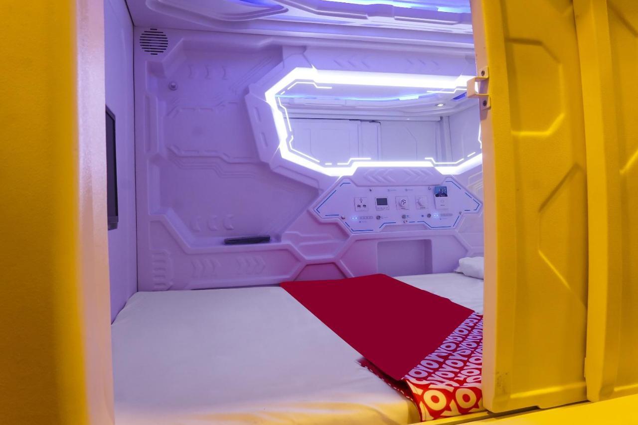 Super Oyo 91328 Fiducia Capsule Hotel جاكرتا المظهر الخارجي الصورة