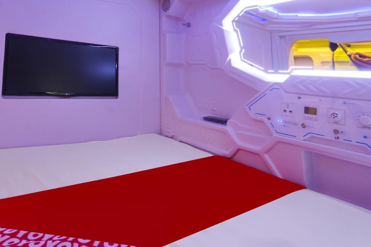 Super Oyo 91328 Fiducia Capsule Hotel جاكرتا المظهر الخارجي الصورة